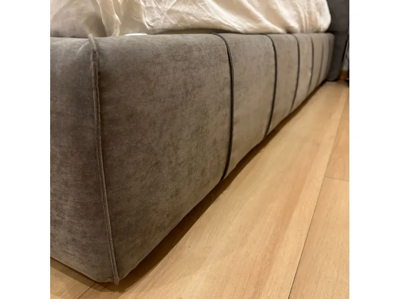 Letto matrimoniale moderno Hamilton Felis a prezzo scontato