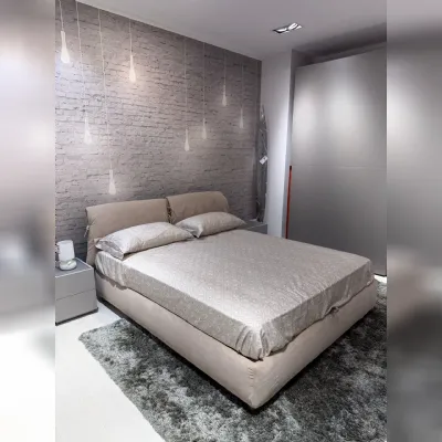 Letto imbottito modello Nathalie di Flou scontato 20%