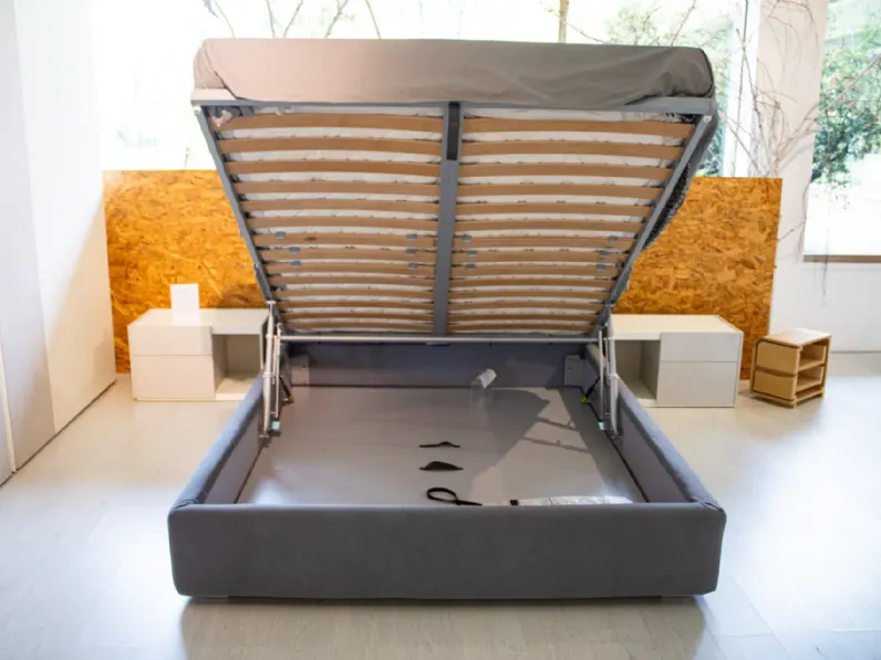 Letto moderno con contenitore Quiet Samoa a prezzo ribassato