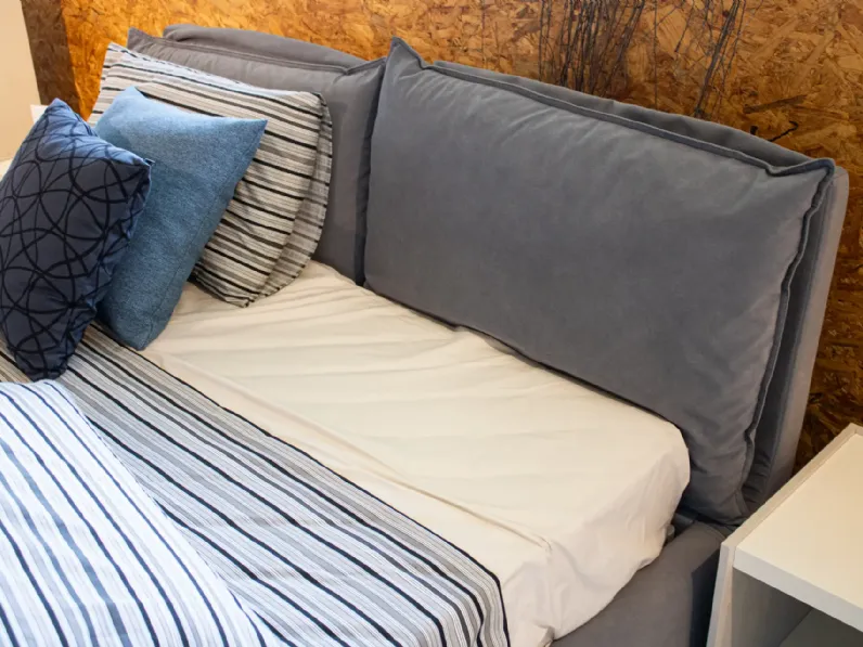 Letto moderno con contenitore Quiet Samoa a prezzo ribassato