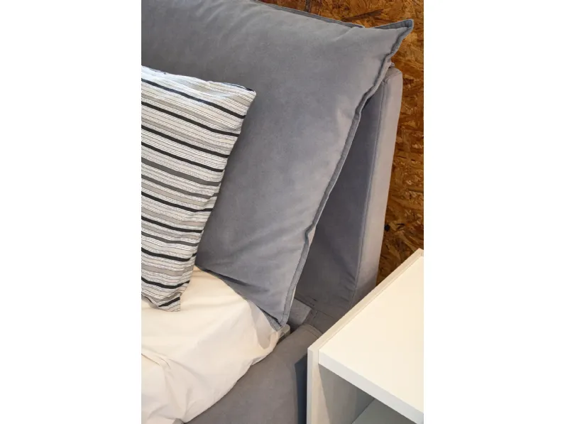 Letto moderno con contenitore Quiet Samoa a prezzo ribassato