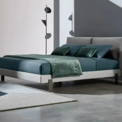 Letto moderno con piedini Book Twils a prezzo ribassato