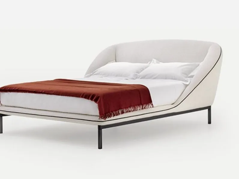 Letto moderno con gambe Domenica Pianca a prezzo ribassato
