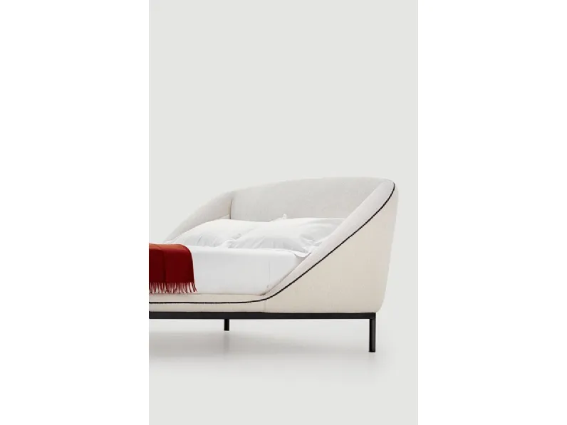 Letto moderno con gambe Domenica Pianca a prezzo ribassato