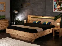 Letto moderno con gambe Pietra alpina Artigianale a prezzo ribassato