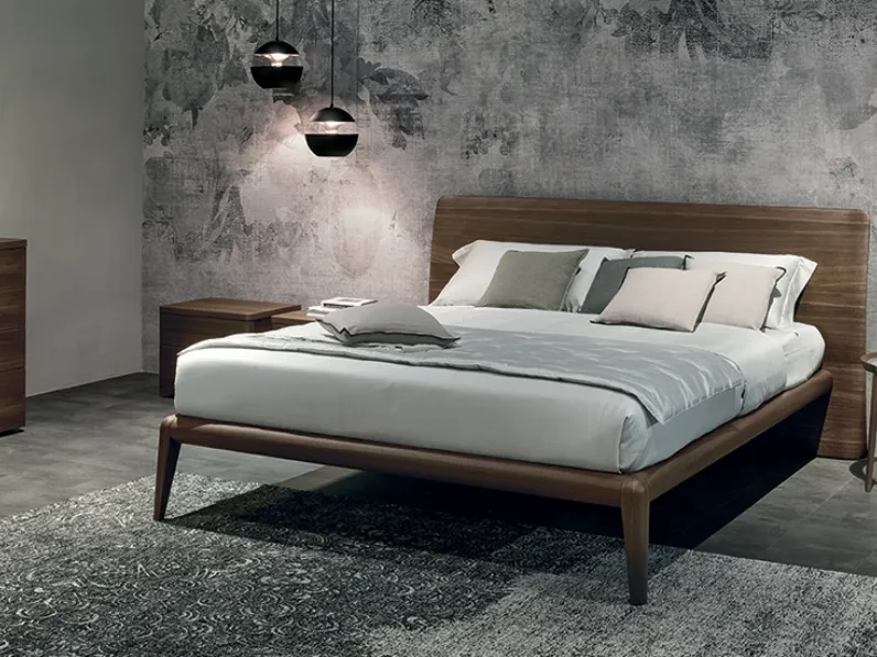 Letto moderno con giroletto Prado Tomasella a prezzo ribassato