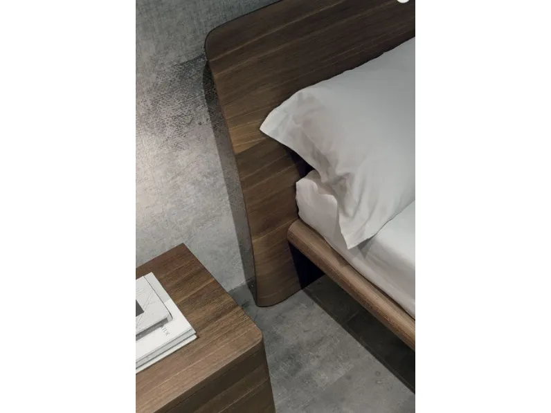 Letto moderno con giroletto Prado Tomasella a prezzo ribassato