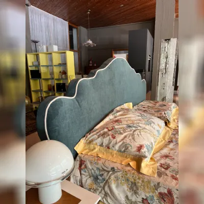 Letto imbottito modello Rebecca di Artigianale scontato 22%