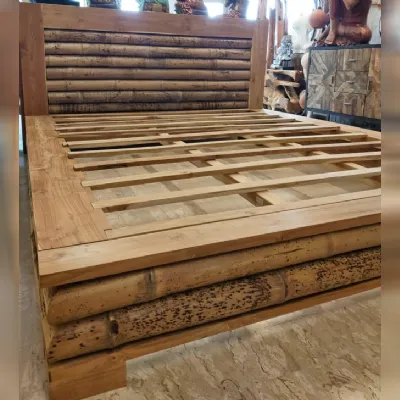 Letto matrimoniale con giroletto Etnico isayto Outlet etnico a prezzo scontato