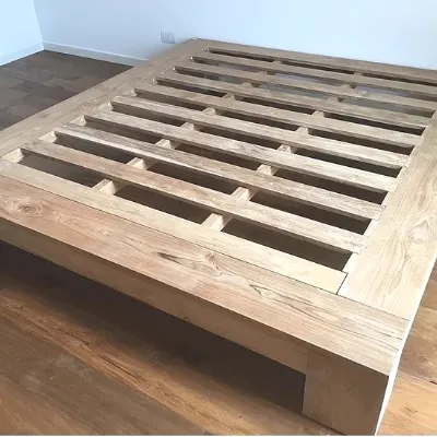 Letto in legno con giroletto Giroletto slat teak masselloArtigianalea prezzo scontato