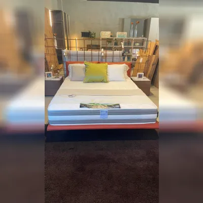 Letto moderno con pediera Letto filo 2 ethos Veneran a prezzo ribassato