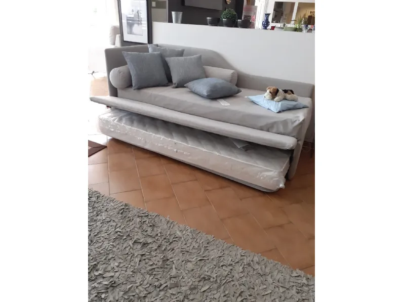 Letto imbottito modello Line di Bolzan scontato 34%
