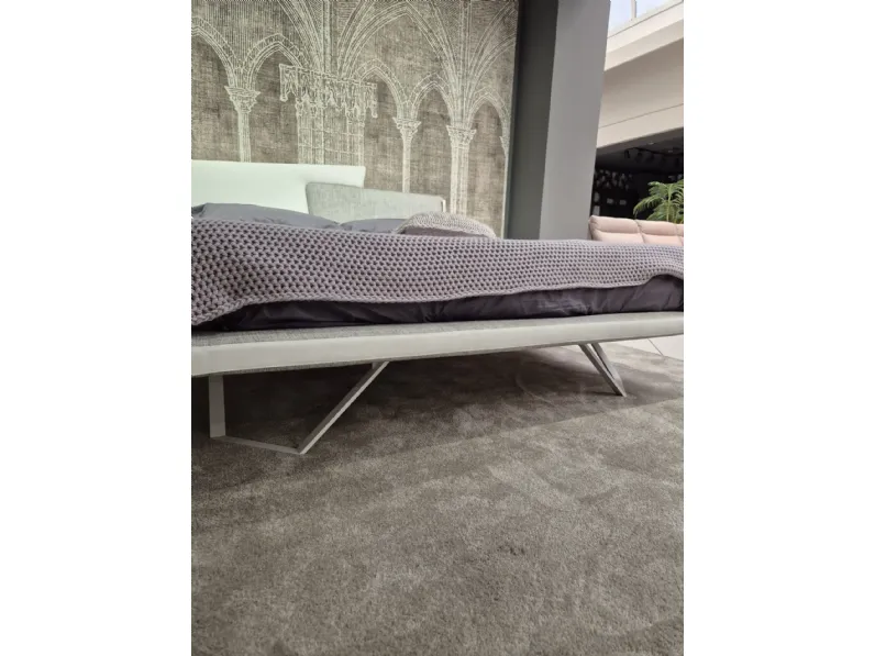 Letto moderno Meeting bicolore Presotto con uno sconto del 52%