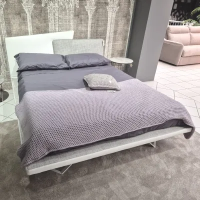 Letto moderno Meeting bicolore Presotto con uno sconto del 52%