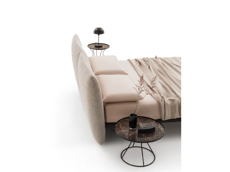 Letto imbottito con piedini Monaco Le comfort a prezzo ribassato