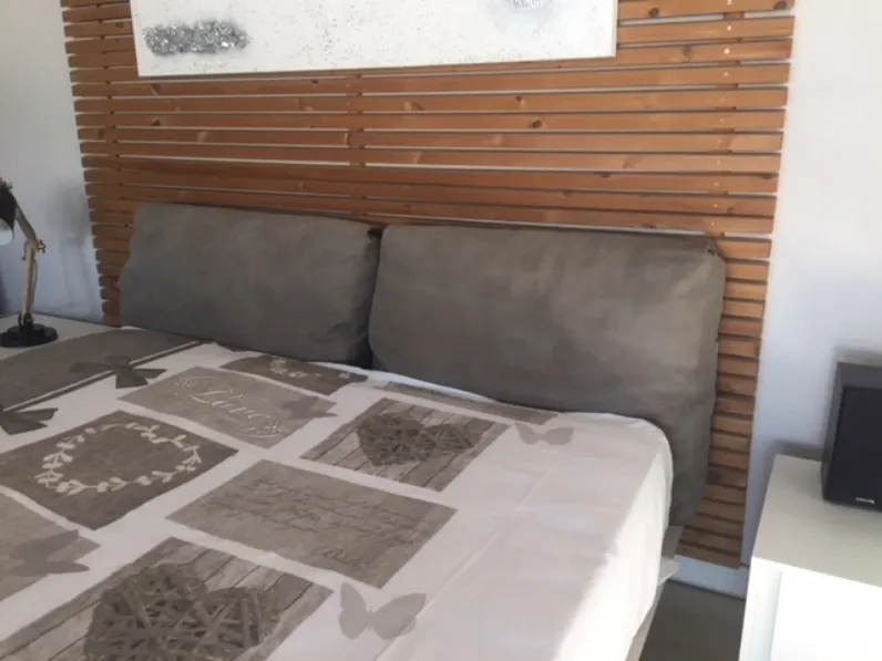 Letto moderno Piuma Tomasella con un ribasso del 54%
