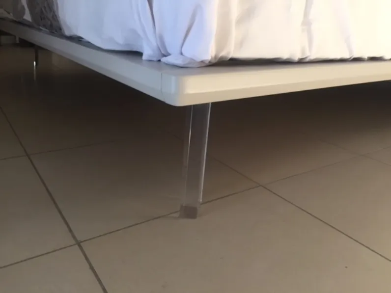 Letto moderno Piuma Tomasella scontato 60%