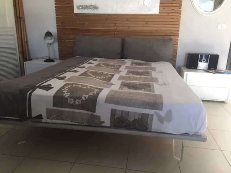 Letto moderno Piuma Tomasella scontato 60%