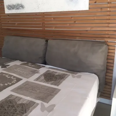 Letto moderno Piuma Tomasella con un ribasso del 54%