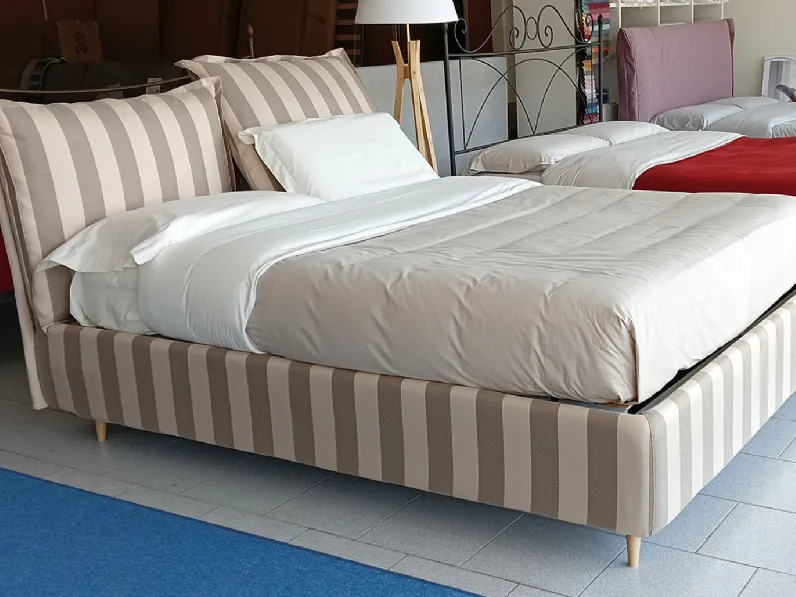 Scopri il Letto Noctis SCONTATO a PREZZI OUTLET! Progettato da un interno.