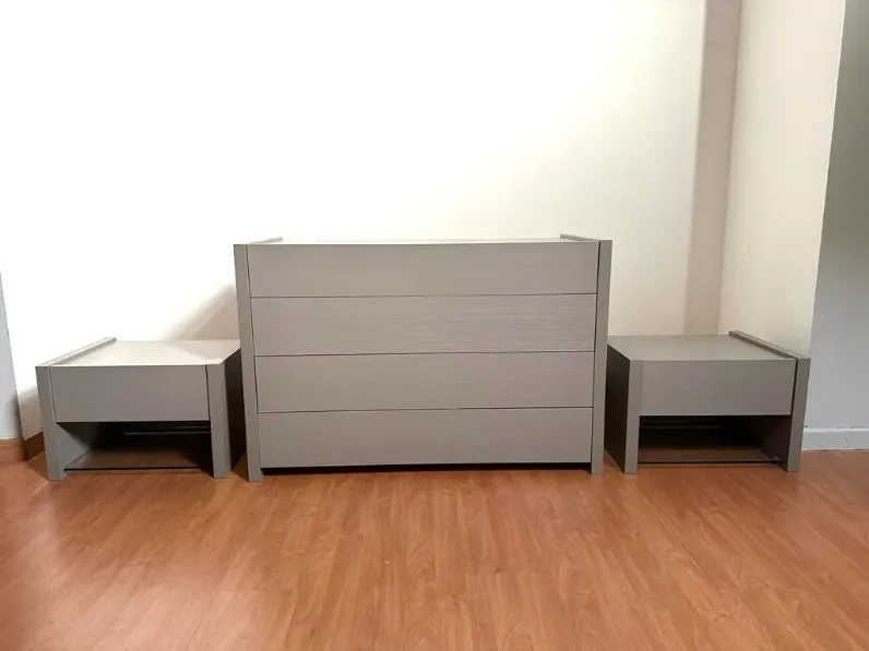 Letto moderno con gambe Tahiti S75 a prezzo ribassato