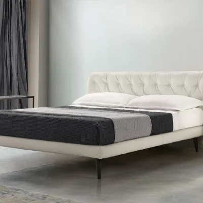 Letto Mtre letto imbottito in pelle Artigianale SCONTATO a PREZZI OUTLET