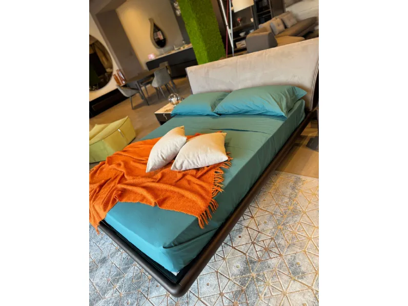 Letto in legno con gambe Nelson Cattelan italia a prezzo scontato