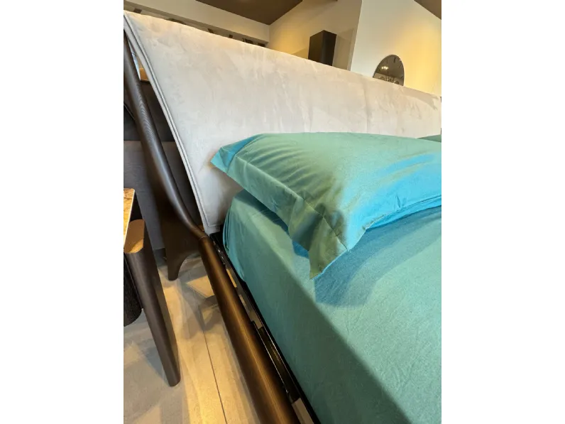 Letto in legno con gambe Nelson Cattelan italia a prezzo scontato