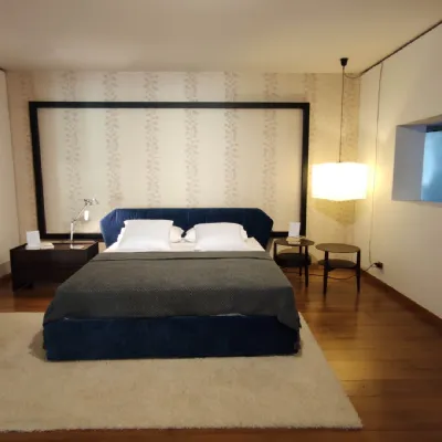 Letto matrimoniale design New york box Saba a prezzo scontato