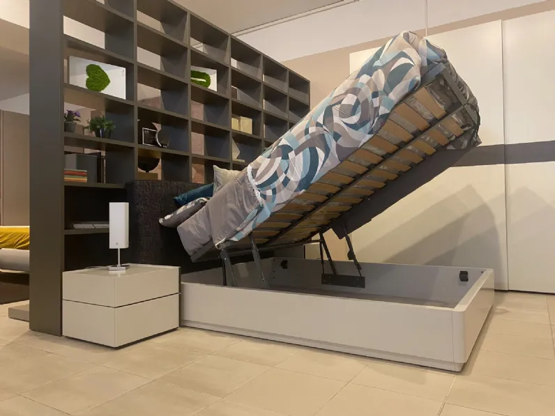 Letto design con contenitore Nido Novamobili a prezzo ribassato