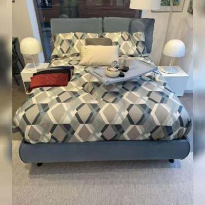 Letto imbottito modello Nisida di Altrenotti scontato 35%