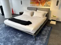 Letto imbottito modello Park 1  di Poliform scontato 45%