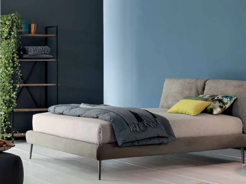 Letto River con piedini alti V&nice scontato del 30%