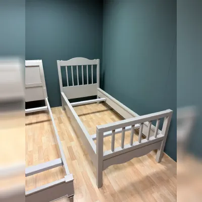 Letto in legno con piedini Campagne�Artigianale�a prezzo scontato