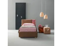 Letto moderno con piedini Rift Samoa a prezzo ribassato