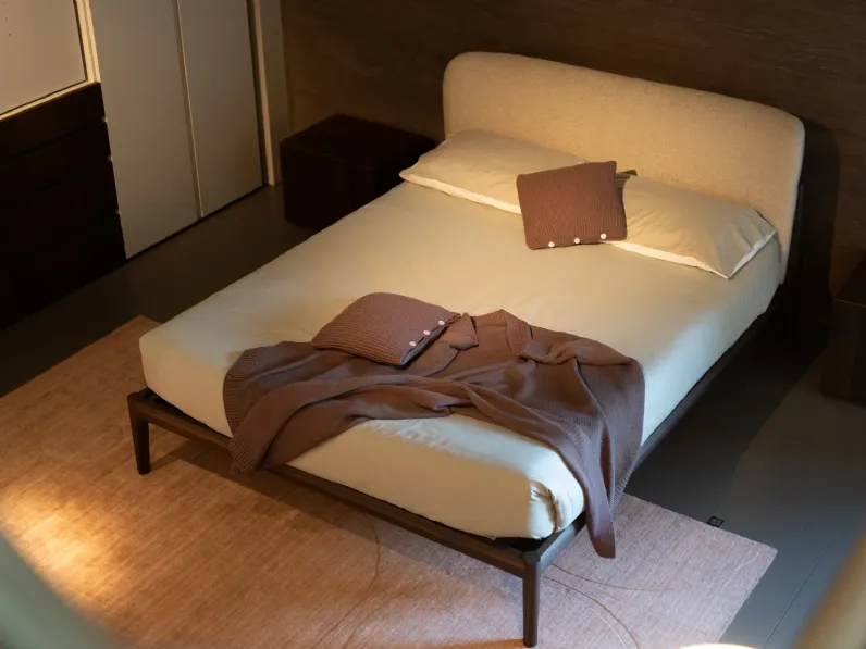 Letto matrimoniale con piedini Sissi Sangiacomo a prezzo scontato