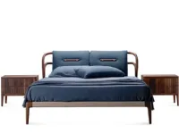 Letto design con gambe Smusso Dale a prezzo ribassato