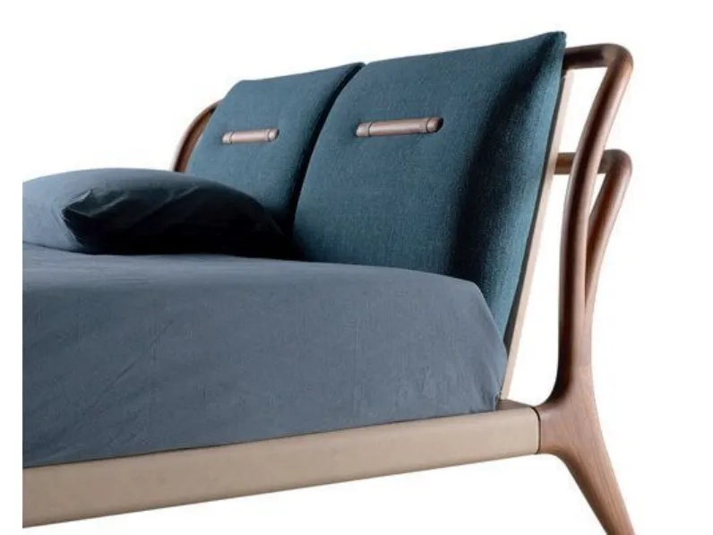 Letto design con gambe Smusso Dale a prezzo ribassato