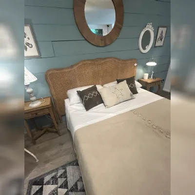 Letto in legno modello Testiera in paglia di vienna  di Dialma brown scontato 50%