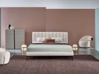 Letto design con piedini Thomas Twils a prezzo scontato