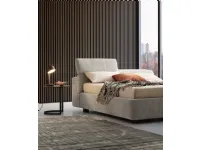 Letto moderno con gambe Tower Le comfort a prezzo scontato