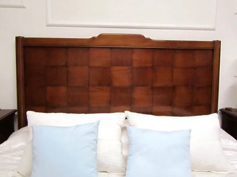 Letto in legno con giroletto TradizionaleStella del mobilea prezzo scontato