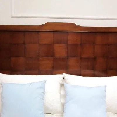 Letto in legno con giroletto TradizionaleStella del mobilea prezzo scontato