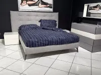Letto imbottito con piedini TuftLa casa modernaa prezzo scontato