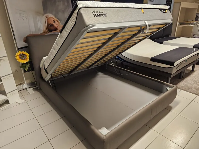 Letto matrimoniale moderno Uno Tempur a prezzo ribassato