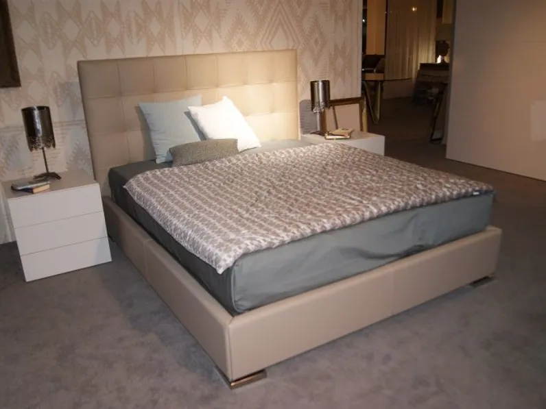 Scopri il letto matrimoniale Victor Plus V&Nice scontato 30%!