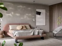 Letto moderno con piedini Wabi Saba a prezzo scontato