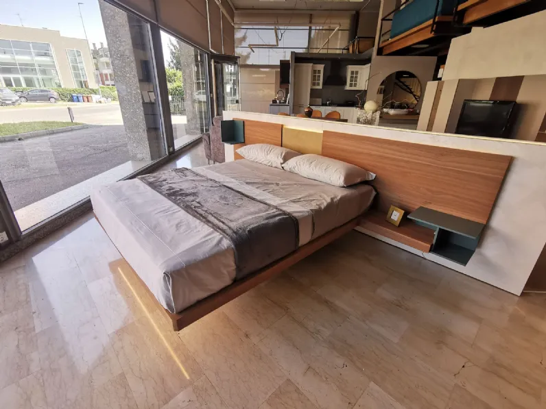 Letto moderno con piedini Wall system Mobilgam a prezzo ribassato