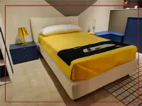 Letto imbottito modello Cut compatto di Samoa scontato 36%