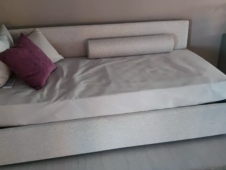 Letto singolo con piedini Joy estraibile modello 4 a prezzo riservato 
